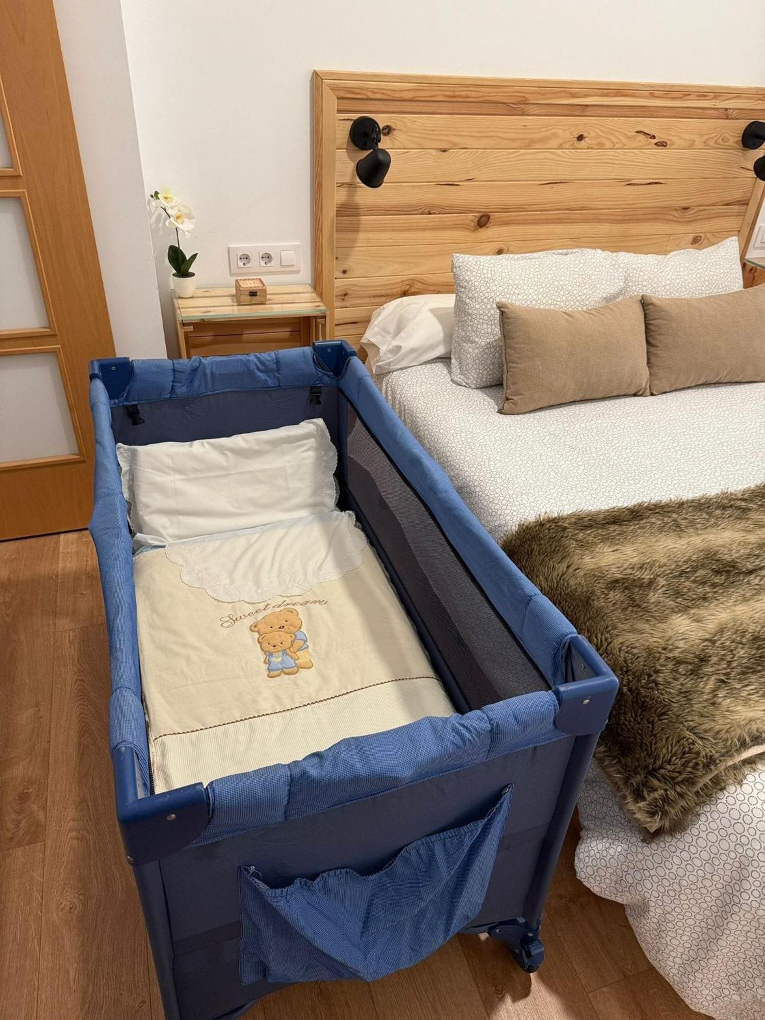 Apartamento Turistico Leo Baena Luaran gambar