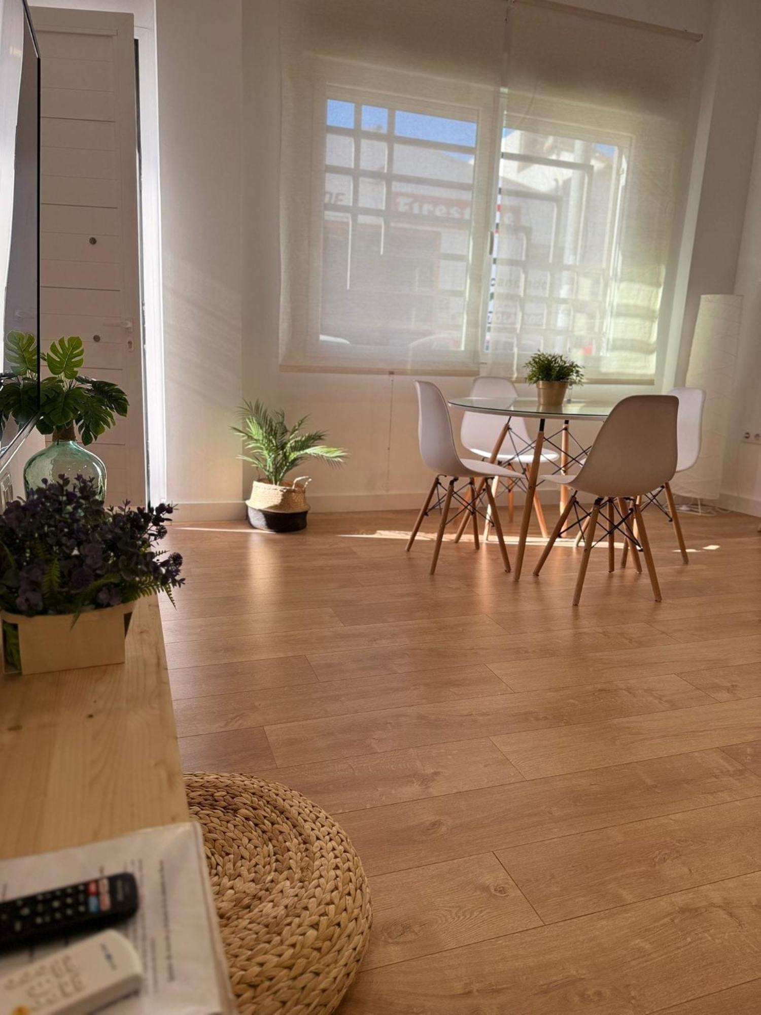 Apartamento Turistico Leo Baena Luaran gambar